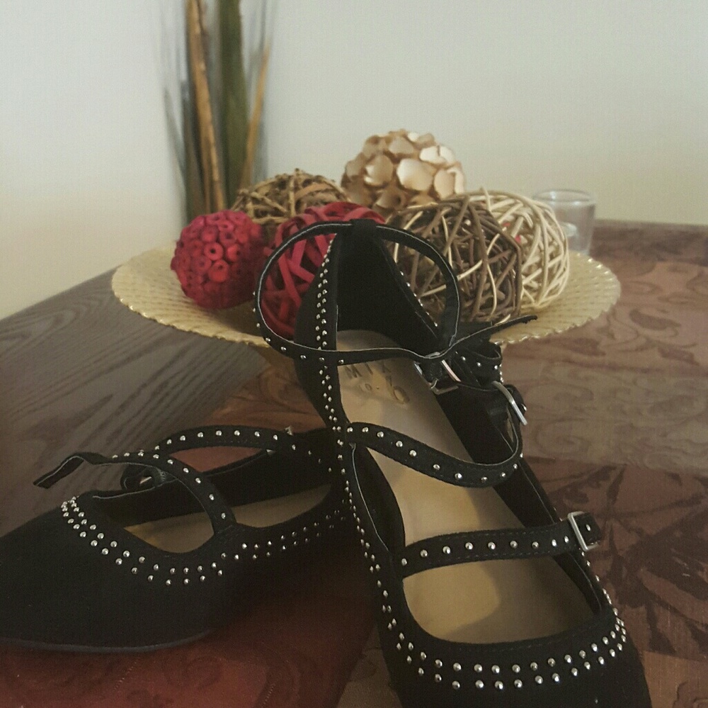 Black flats